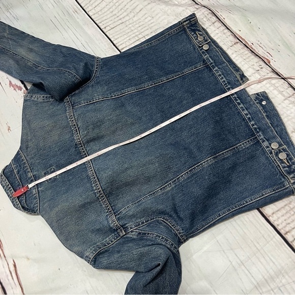 GAP women’s Denim boxy trucker Jacket dirty wash Medium Y2K fashion - Picture 3 of 17